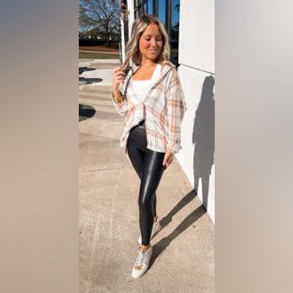 Victoria's Secret PINK Ultimate V High Waist Legging In Black Shine Size:M4-6NWT - Picture 15 of 16